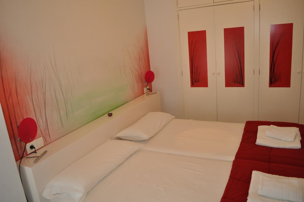 Apartamentos La Casa Pintada Caceres Bilik gambar