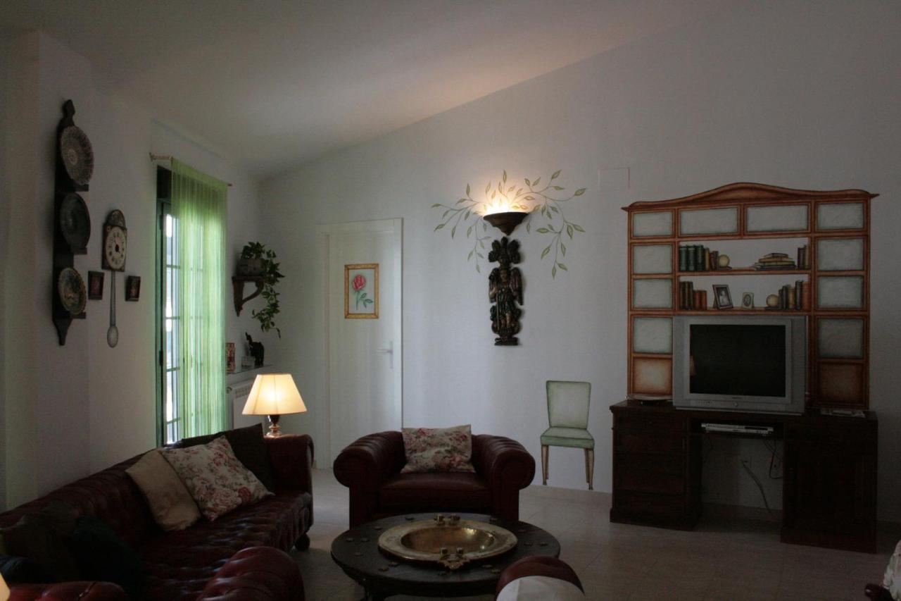 Apartamentos La Casa Pintada Caceres Luaran gambar
