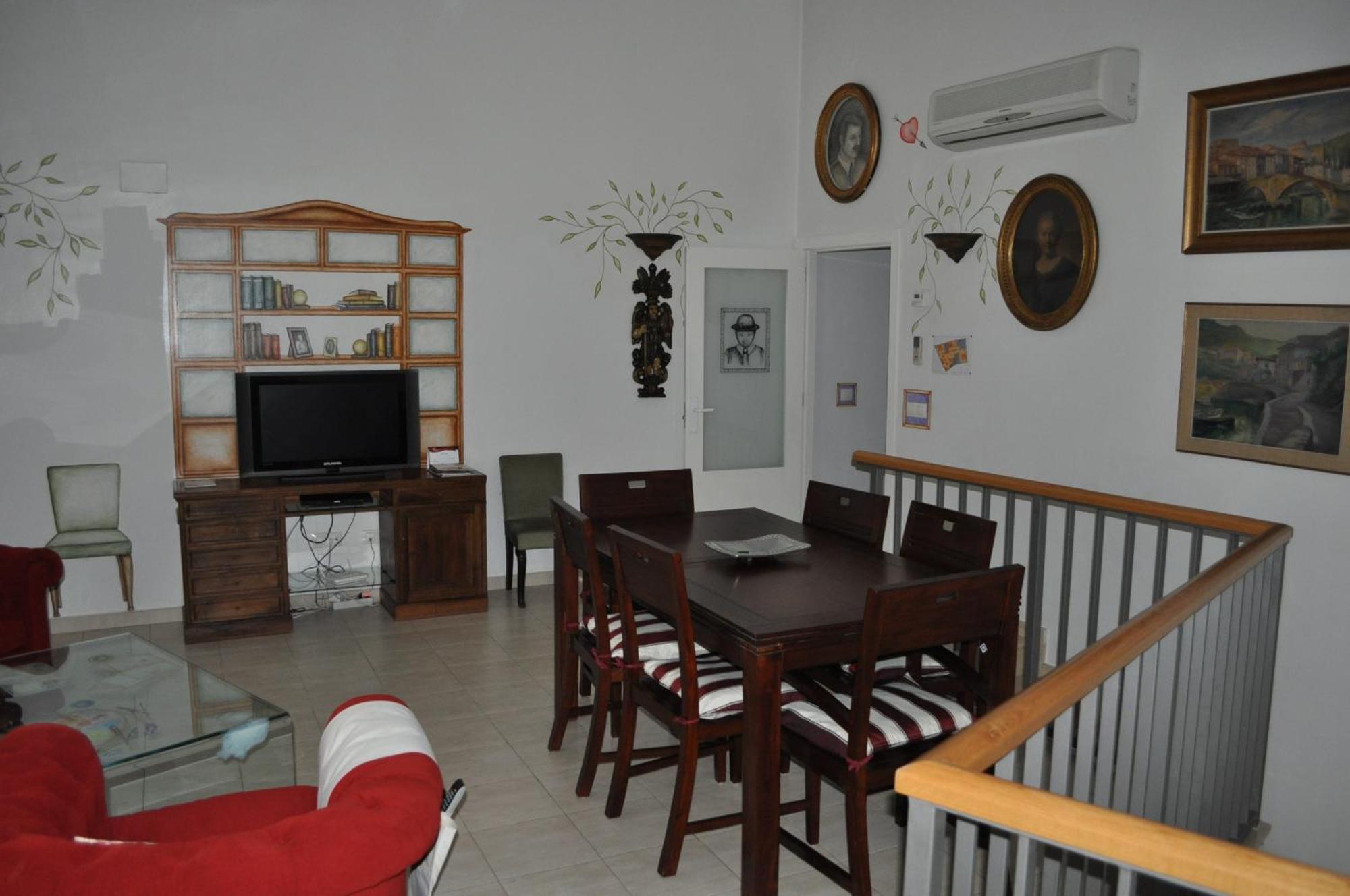 Apartamentos La Casa Pintada Caceres Bilik gambar